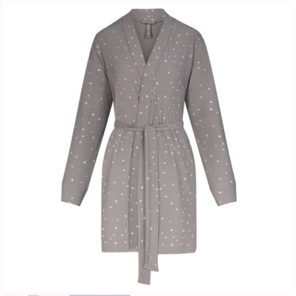SKIMS Gray Star-Patterned Robe - Picture 2 of 2